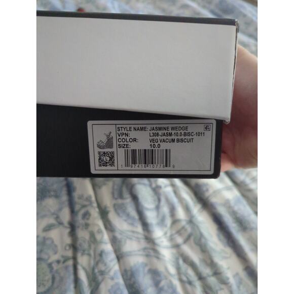 Larroude Jasmine Flower Espadrille Wedge Sandals NIB - Picture 2 of 4